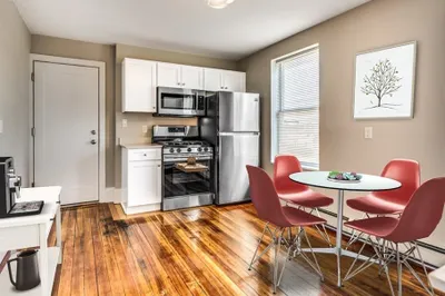 8 Shetland St #2