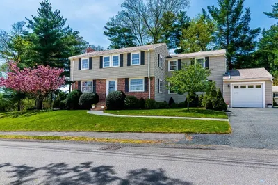 31 Bonney Ln 1
