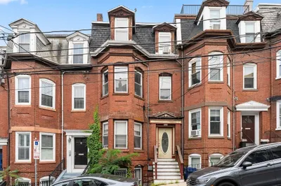 10 Pacific St