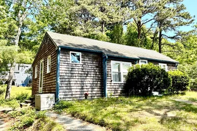 18 Cardinal Dr 1
