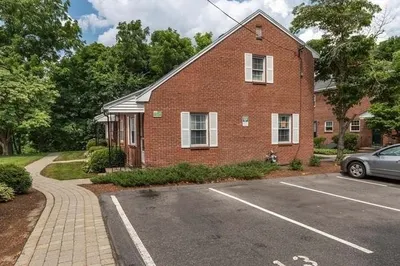 33 Charlesbank Rd #33