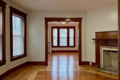 271-273 Pleasant St #271 1