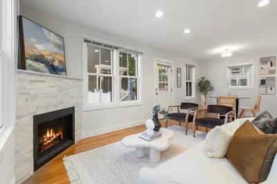 194 Franklin St #2