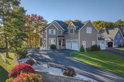 6 Silver Spruce Dr 1