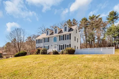49 Andover St