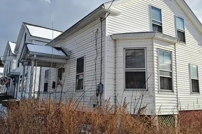 36 Pleasant St 1