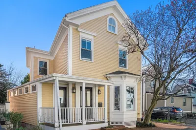 61 Crescent Street