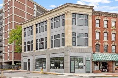 409 Main St 1