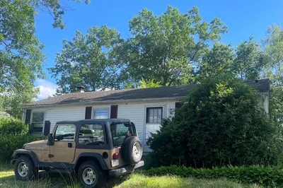 38 Sunset Ave