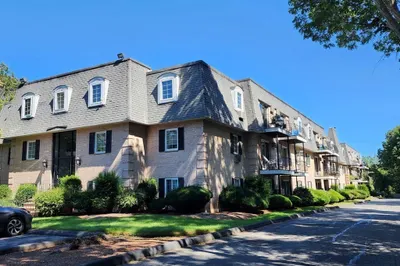500 Northshore Rd #9C 1