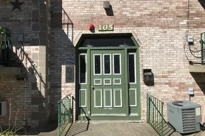 105 Oak Ln #3