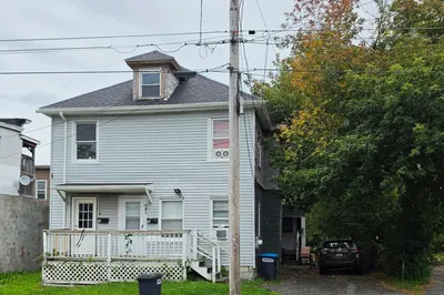 48 Fourth St 1