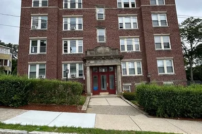 31 Dennison Ave #10