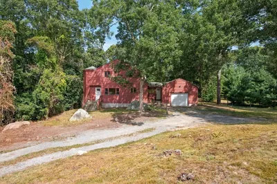 56 Westmoreland Dr 1