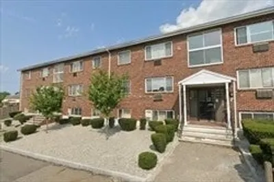 71 Pond St #34A 1