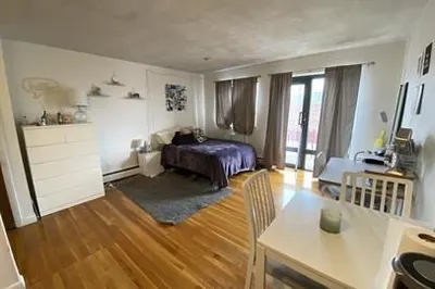 1027 Commonwealth Ave #34