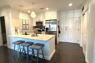 728 E Broadway #203