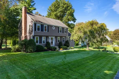 25 Wachusett Dr 1