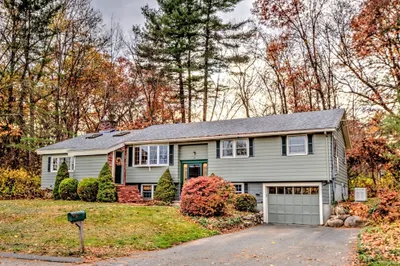 29 Robinhood Ln 1