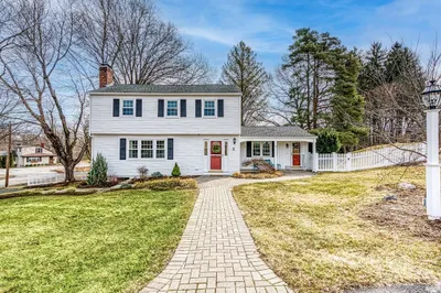 2 Juniper Cir