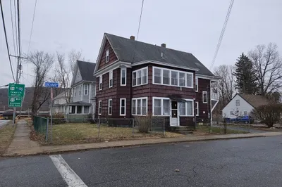 1644 North Main St 1