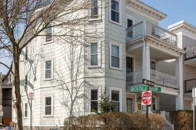 19 Hallam St #1