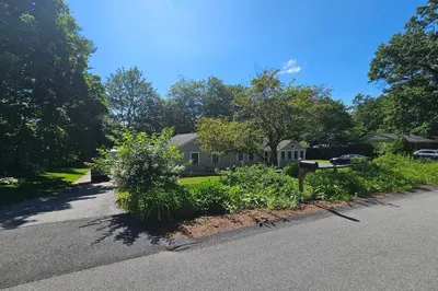 9 Pinecrest Road 1