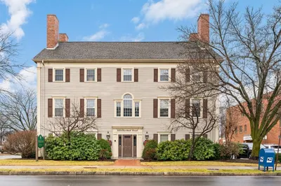105 Chestnut St #16