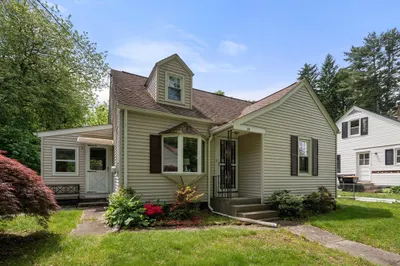 35 Queen Cir 1