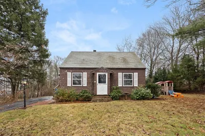 4 Elaine Avenue 1