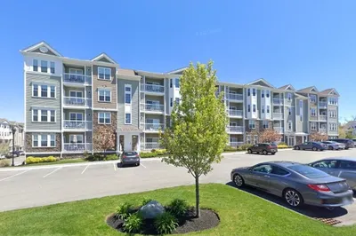 1 Francis Dr #405