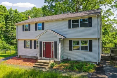 24 Bows Ln #24