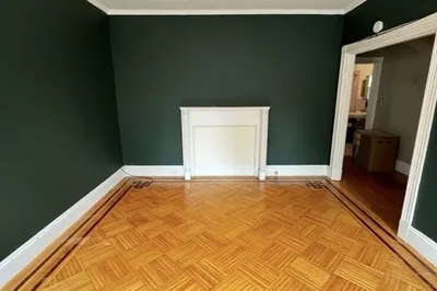 4 Woodstock Ave #1 1