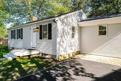 10 E Lake Rd 1
