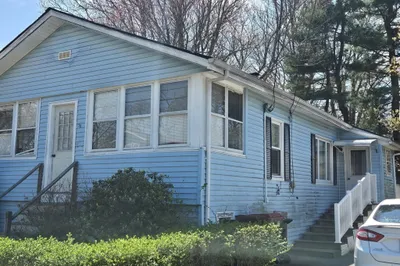 75 Sterling Rd
