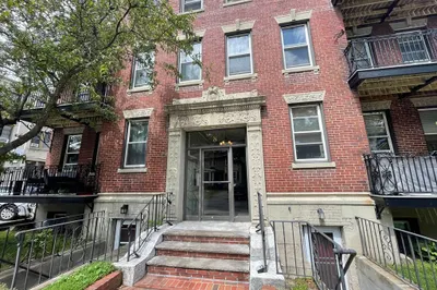 8 Kinross Road #12
