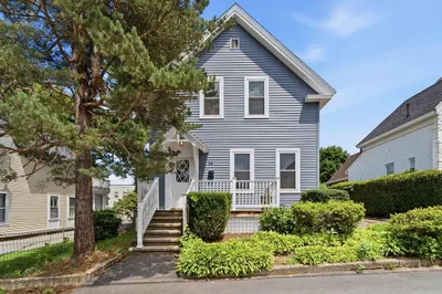 24 Marblehead St 1