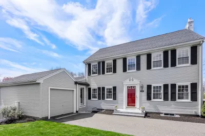 16 Rustlewood Rd