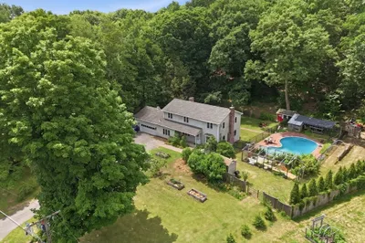 75 Blandford Rd 1