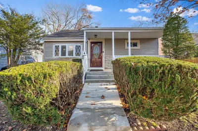 32 Violet St 1
