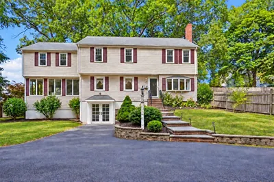 25 Evelyn Pl 1