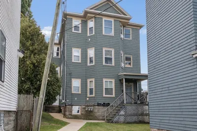 89 Rockland St 1