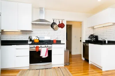 10-12 Winchester St #3