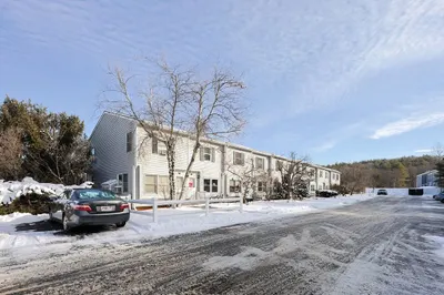 17 Bixby Rd #4