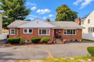44 Essex St 1