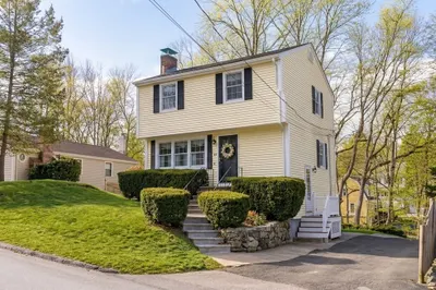 64 Longfellow Rd 1