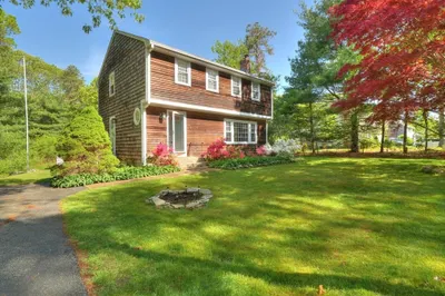 12 Knoll Rd
