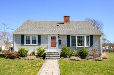 176 Oak St 1