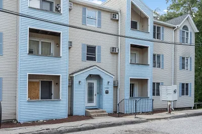 7 Gibbs St #12