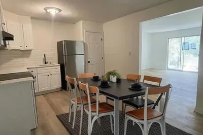 31 Vine St #32 1